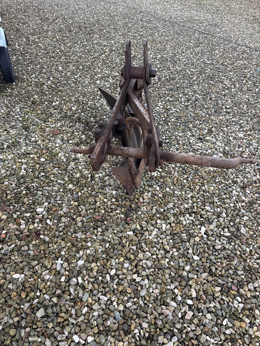 Massey single plough - Image 3