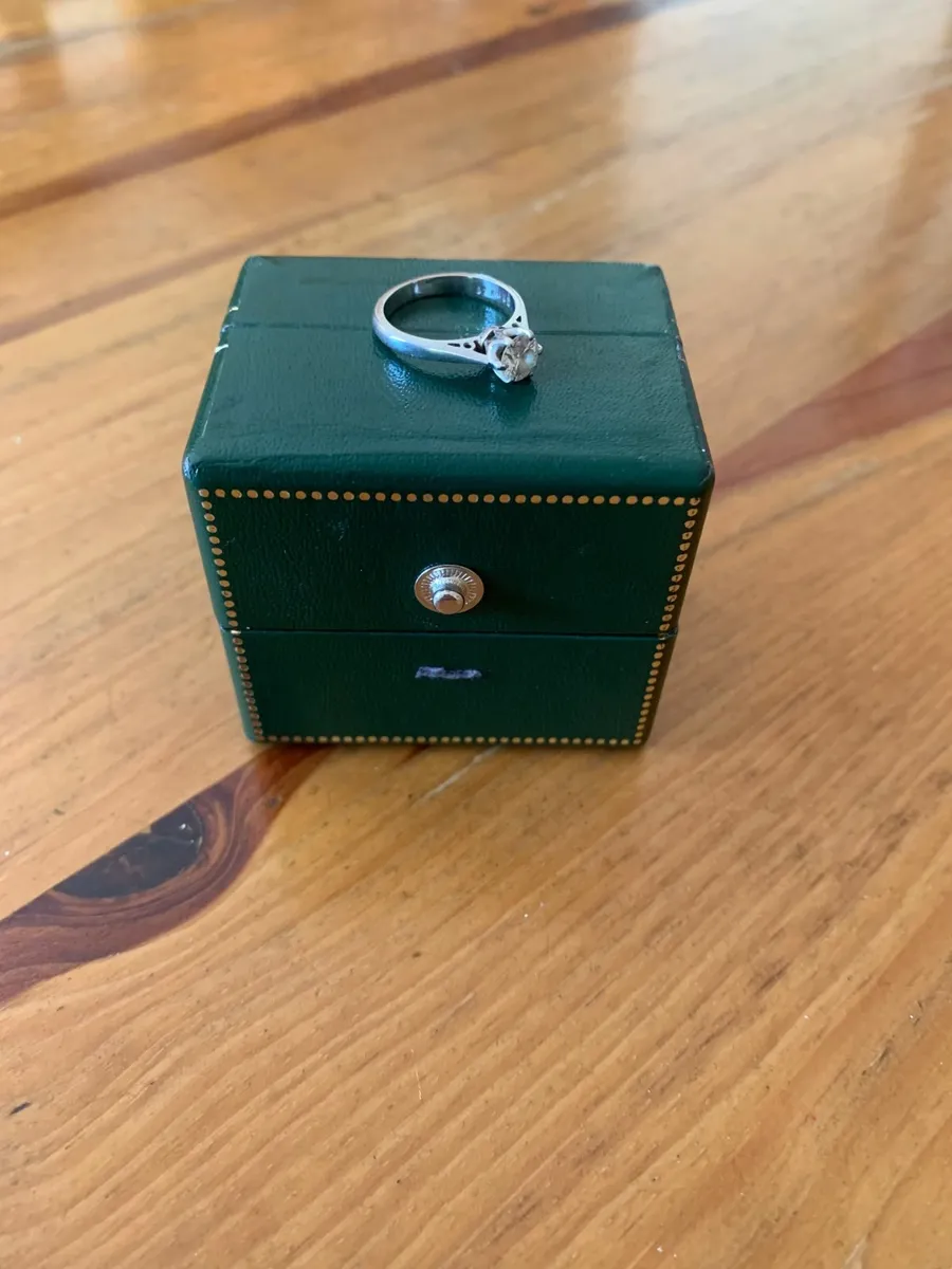 White Gold Diamond Solitaire Ring 1 x 18ct - Image 4