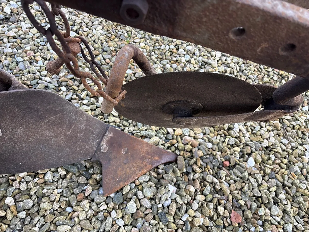 Massey single plough - Image 4