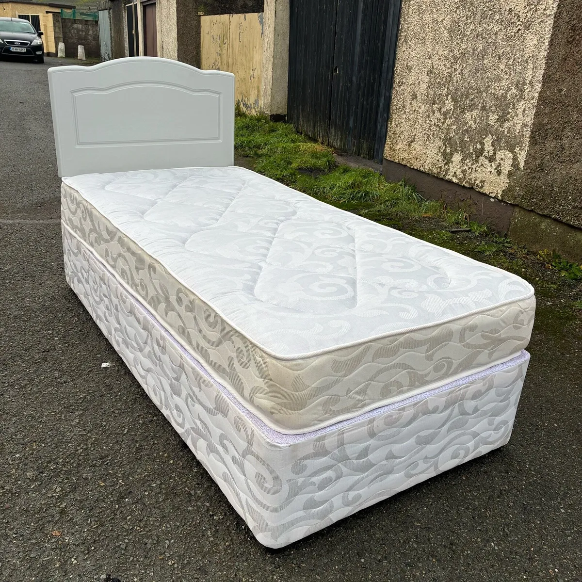 Single Bed - Image 2