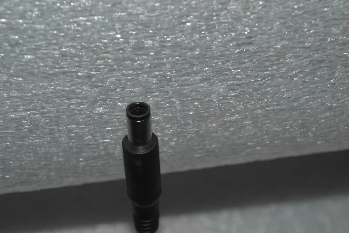 Dell Laptop Charger Adapter 130 Watts - Image 3