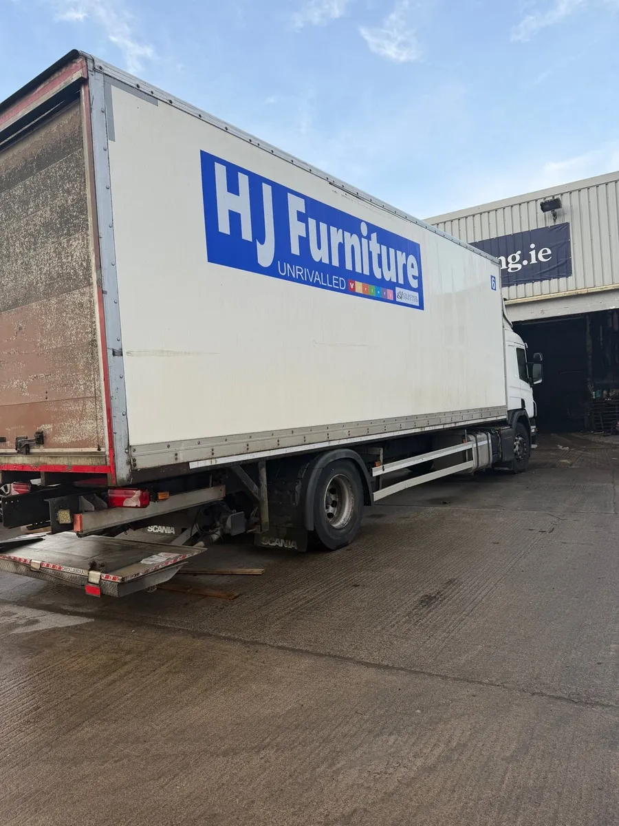 2017 SCANIA P280 - Image 4