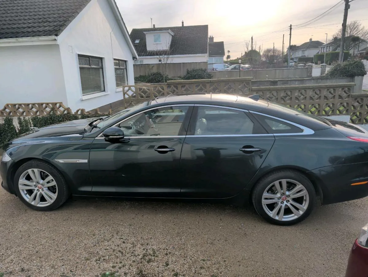 Jaguar XJ - Image 1