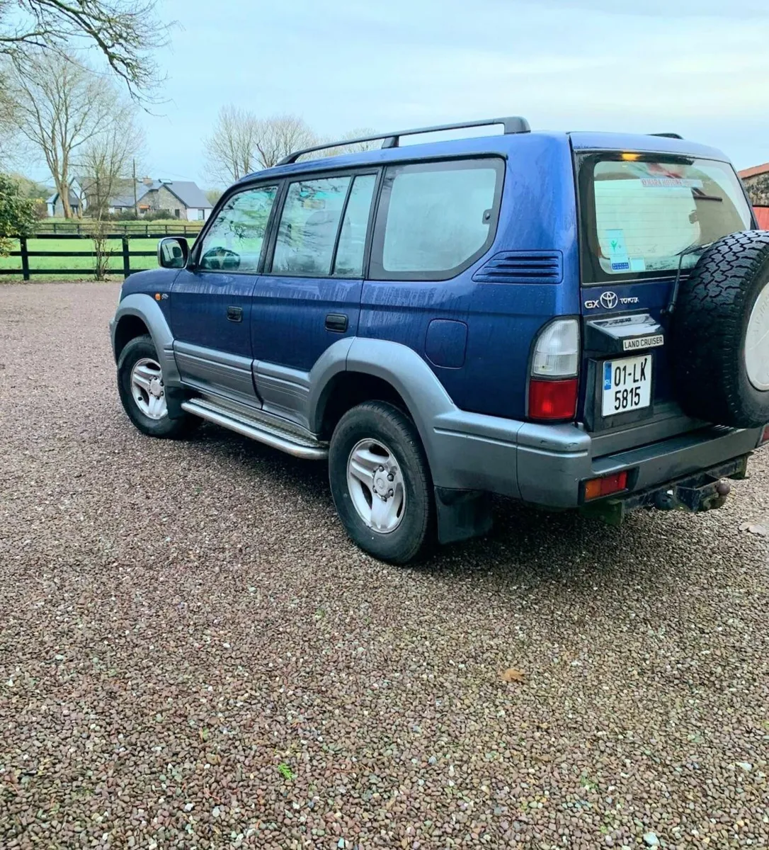 Immaculate, low miles Land Cruiser - Image 2