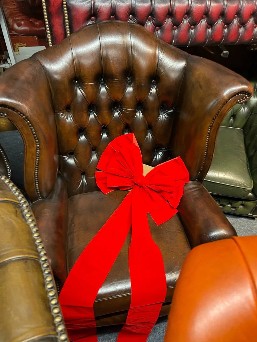 Chocolate brown Chesterfield, Queen Anne - Image 1