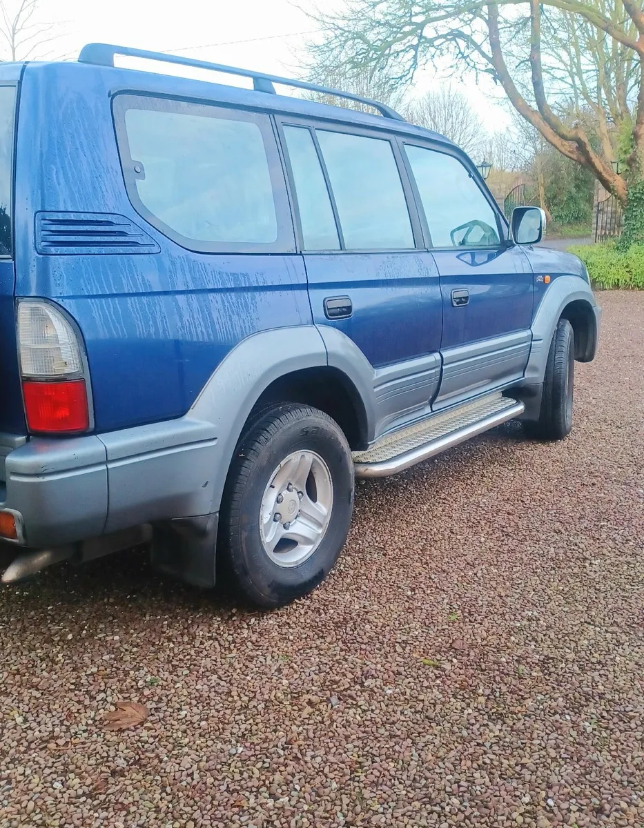 Immaculate, low miles Land Cruiser - Image 3