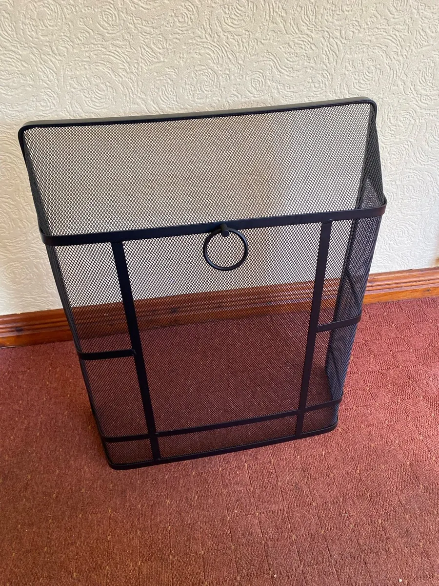 New fire guard 21”x24” black