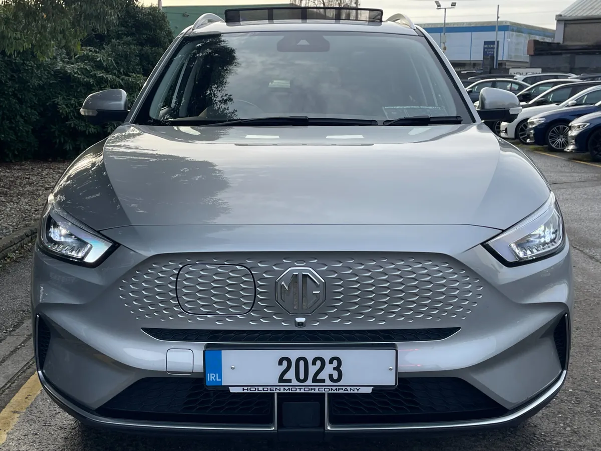 2023 MG ZS..PAN ROOF..3 KEYS..HUGE SPEC - Image 4