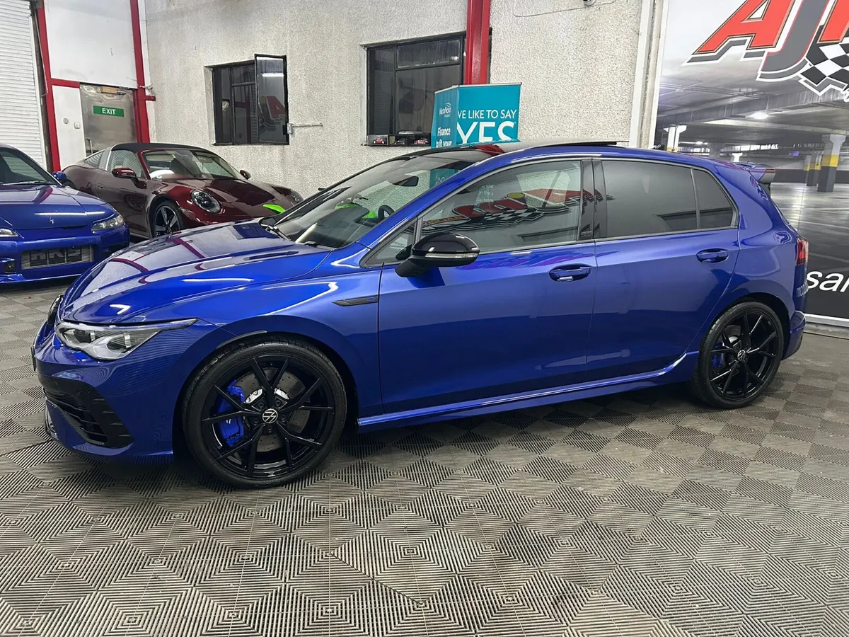 Volkswagen Golf R 20 Years Edition 2024 - Image 3