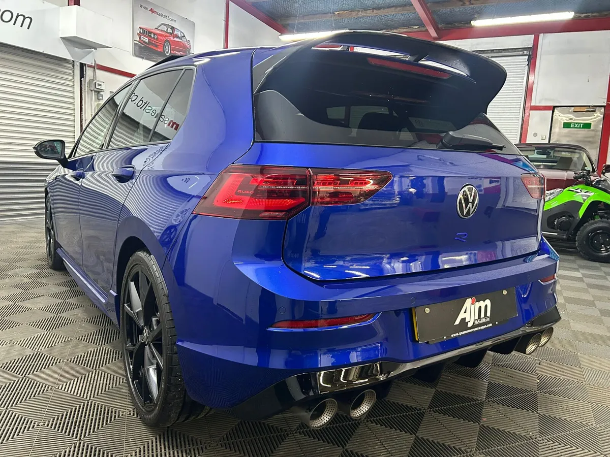 Volkswagen Golf R 20 Years Edition 2024 - Image 4