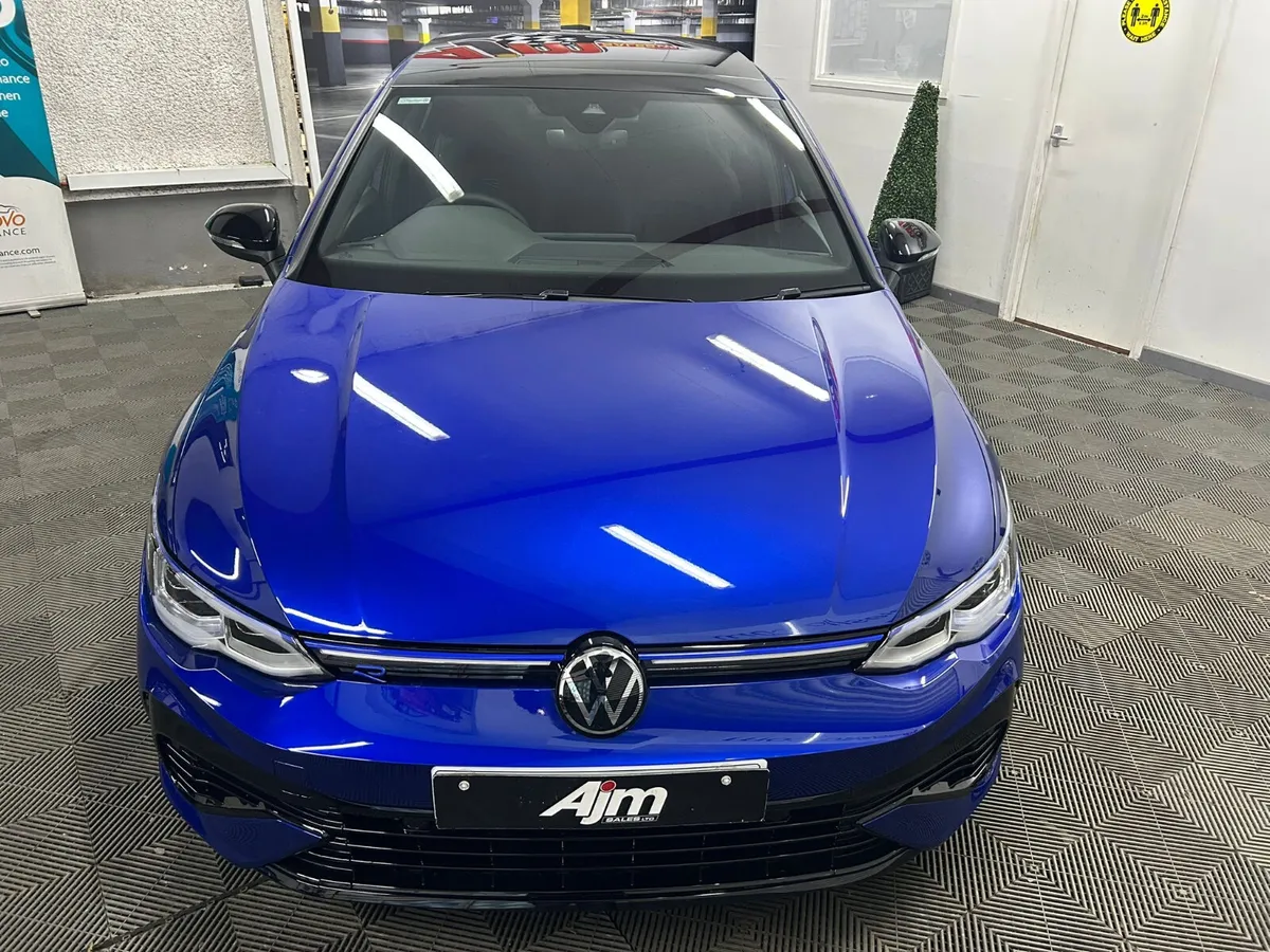 Volkswagen Golf R 20 Years Edition 2024 - Image 2