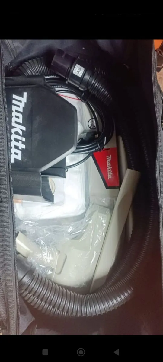 Makita Wet and dry Vacuum - Image 2