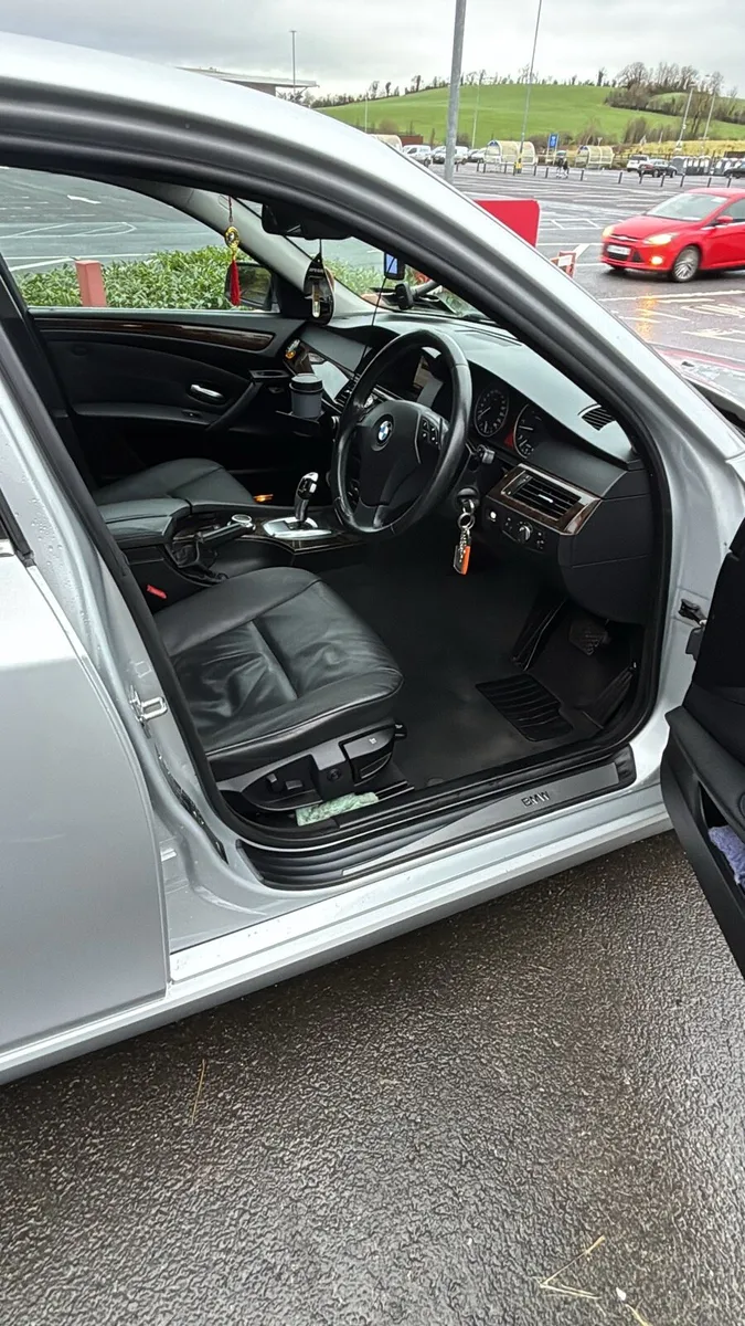 BMW 530 2007 - Image 2