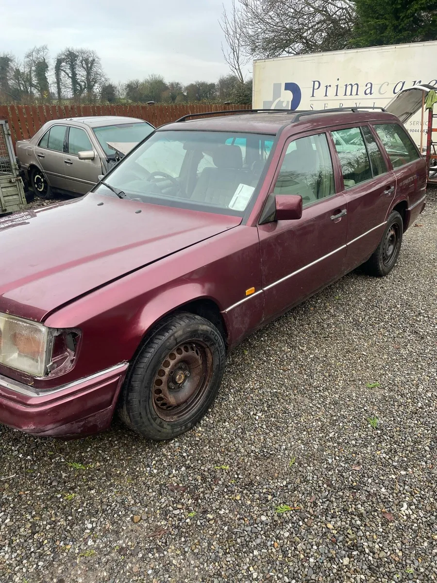 W124 Vintage Mercedes - Image 1