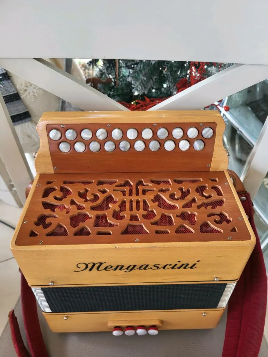Mengascini Accordion BC - Image 1