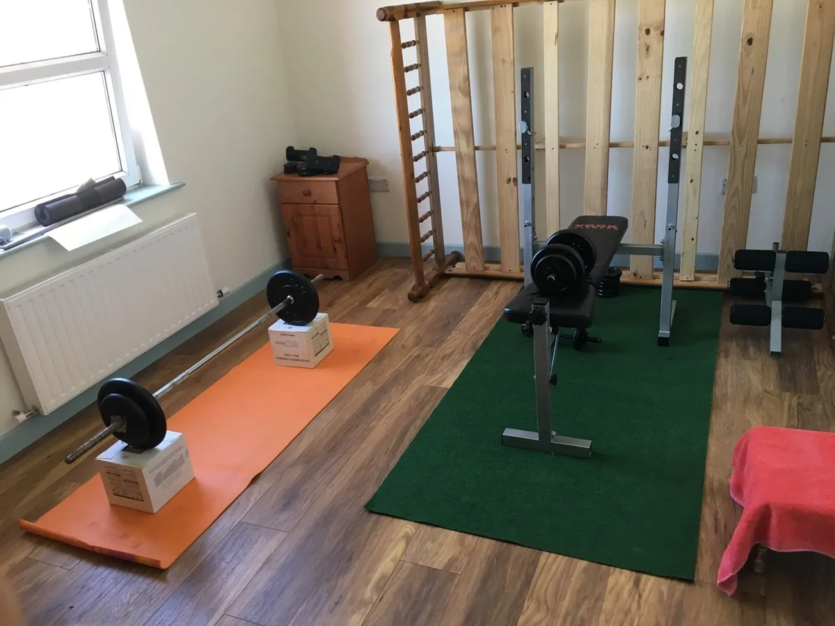 Gym bench and barbell, approx 100kg weights - Image 2