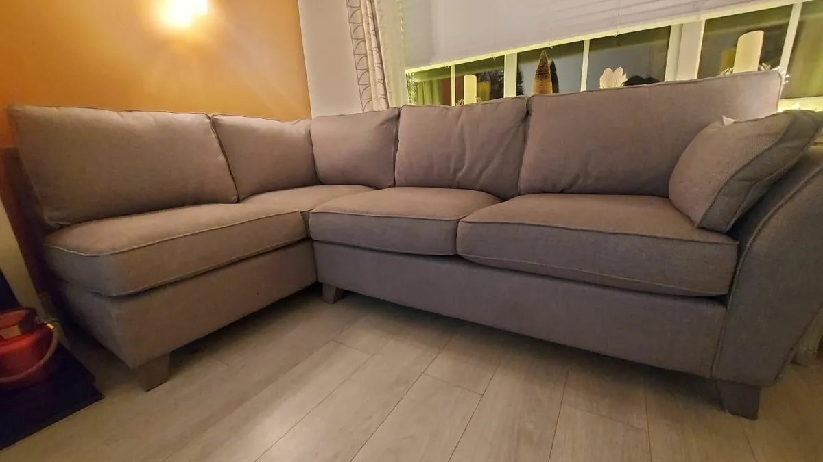 Couch - Image 2