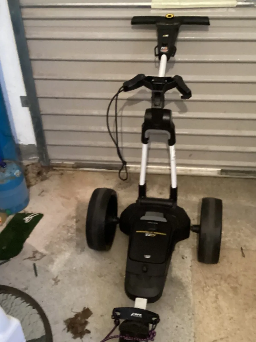 Golf Powakaddy - Image 1