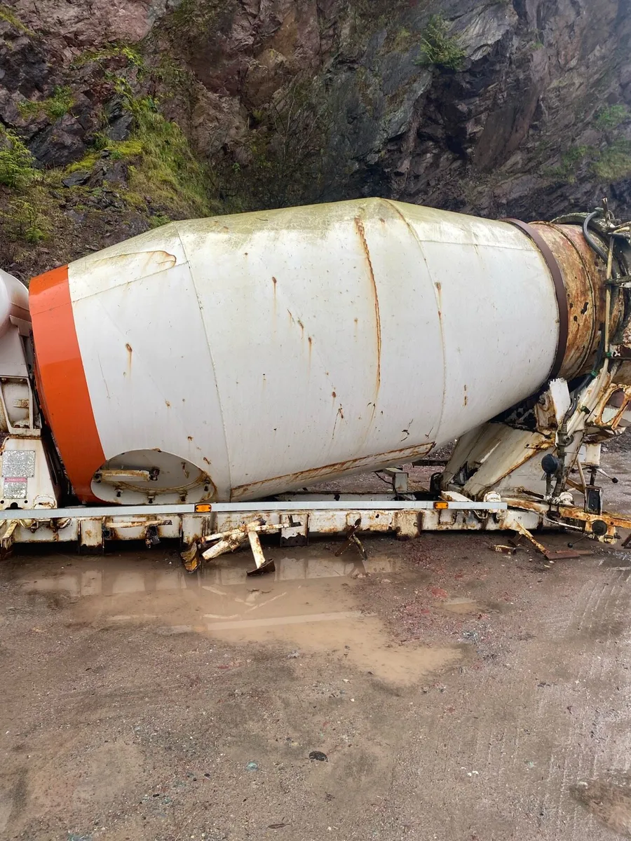 6 cube bottle - Image 1