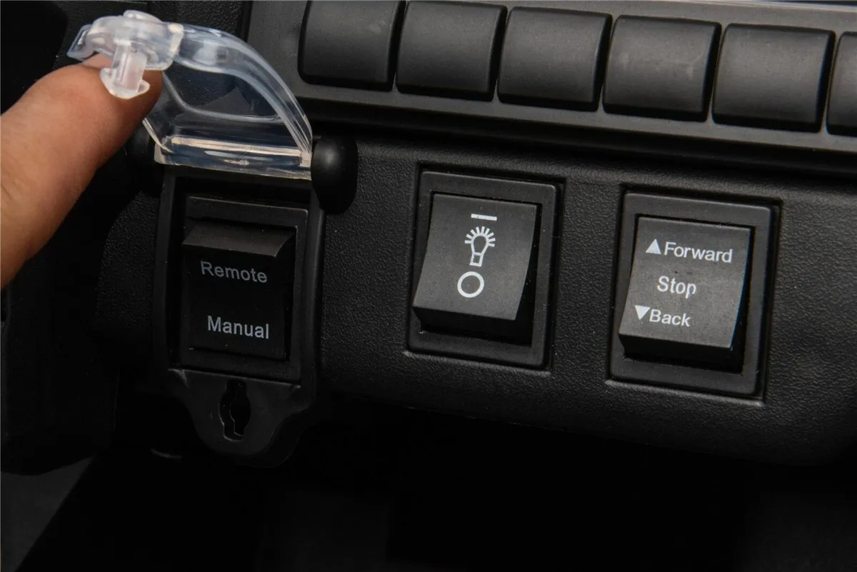 24V Can Am Maverick UTV Ride on Kids Toy - Image 4