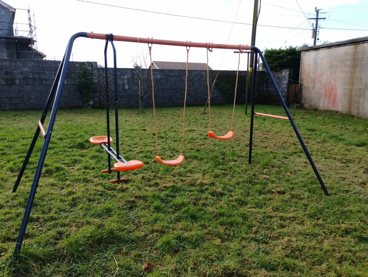 Garden swing - Image 1
