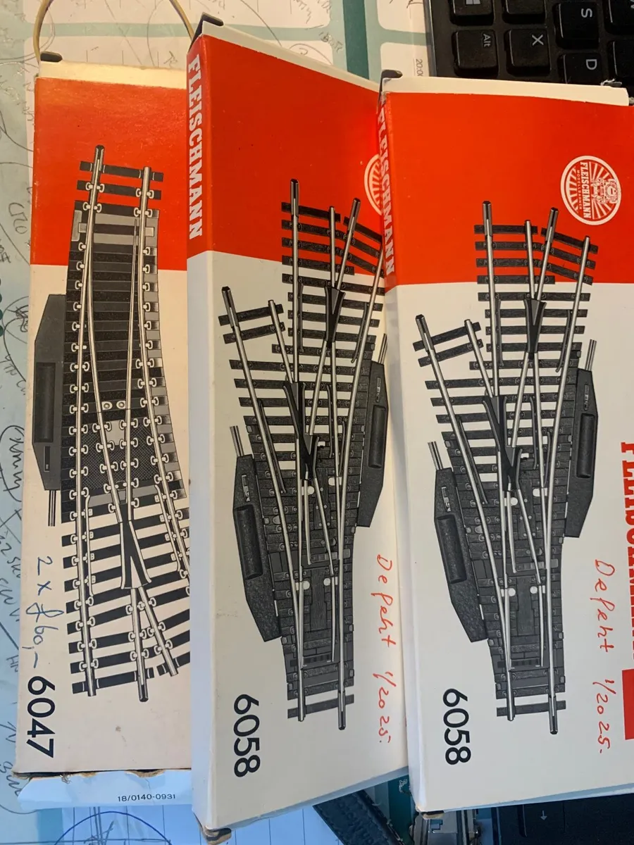 Fleichmann HO Train Turnouts and Switches - Image 3