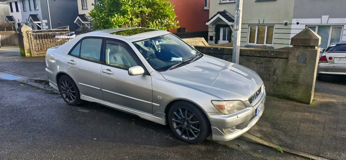 2X Lexus IS200 - Image 1