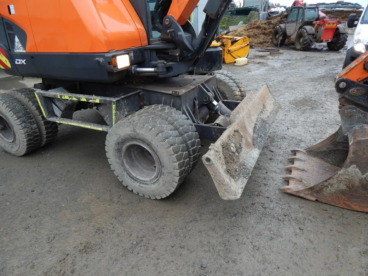 2017 doosan dx57 w - Image 3