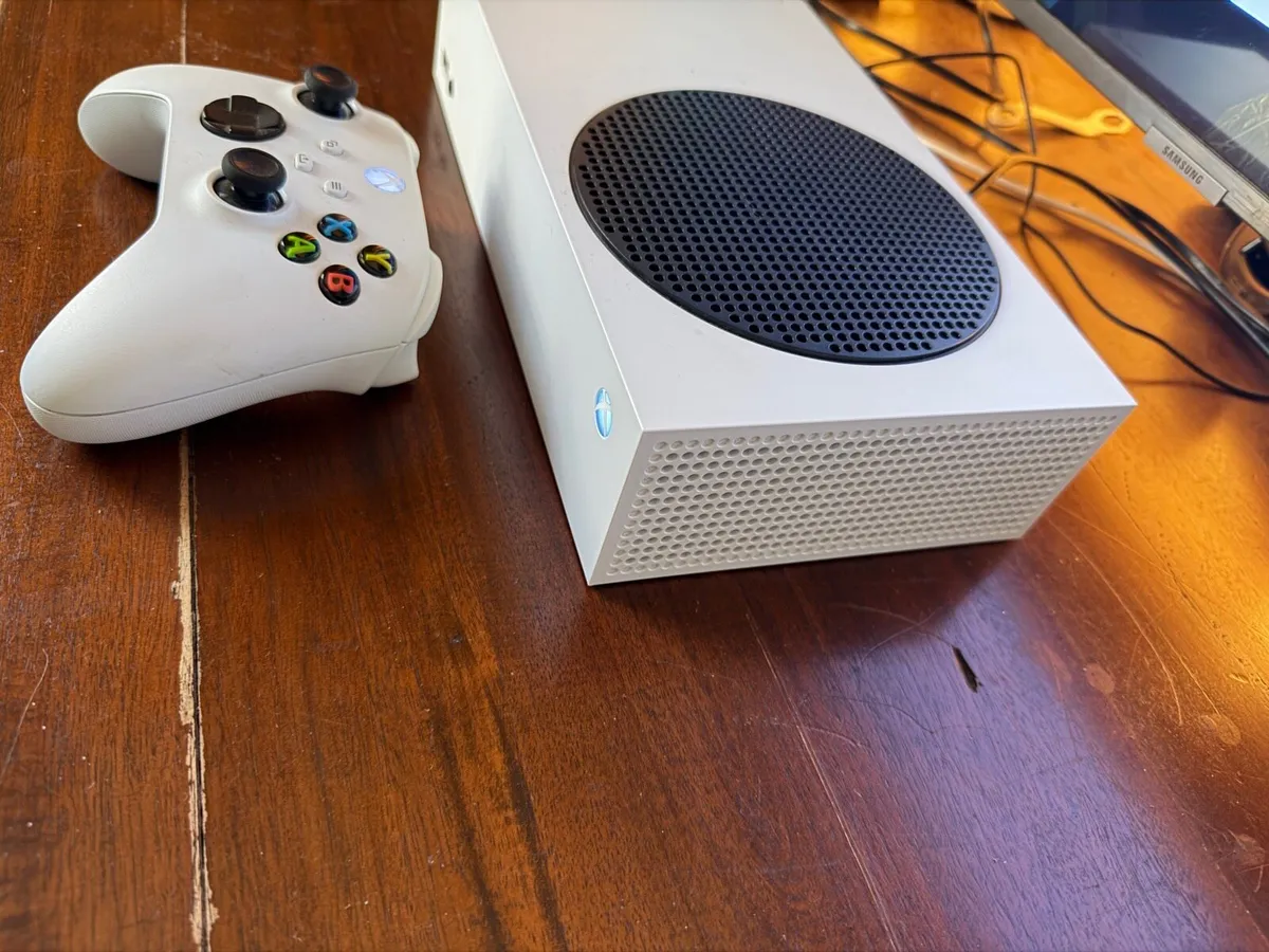 Xbox Series S - Image 4