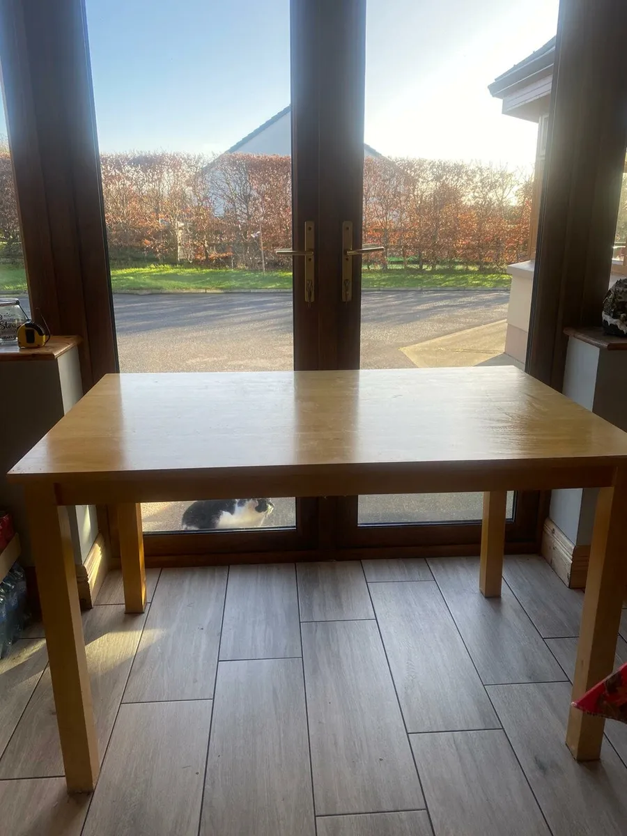 Kitchen table and two chairs - Image 1