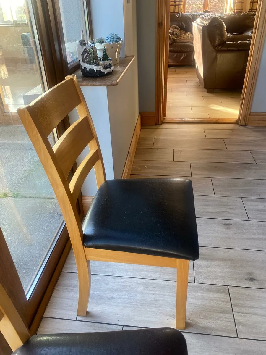Kitchen table and two chairs - Image 3