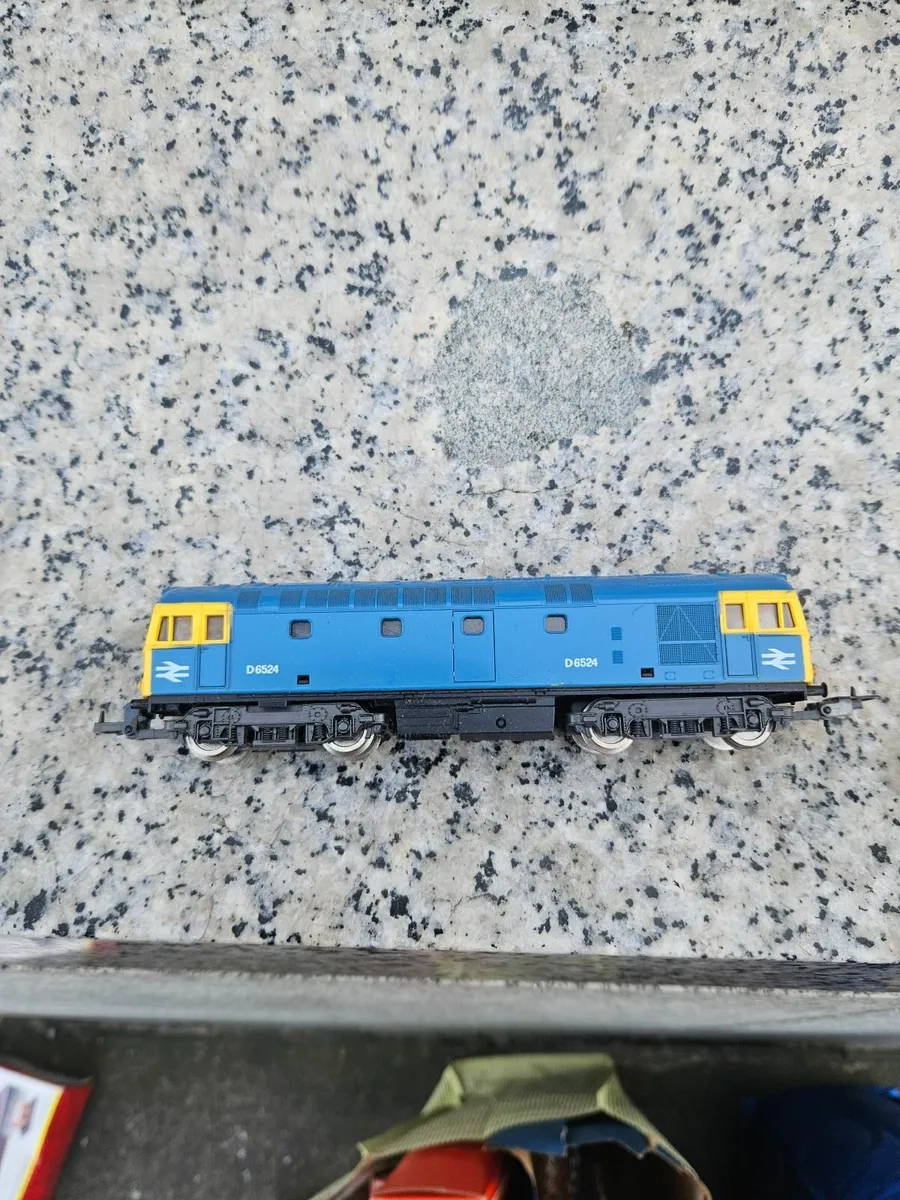 Hornby Lima HO Scale Engine