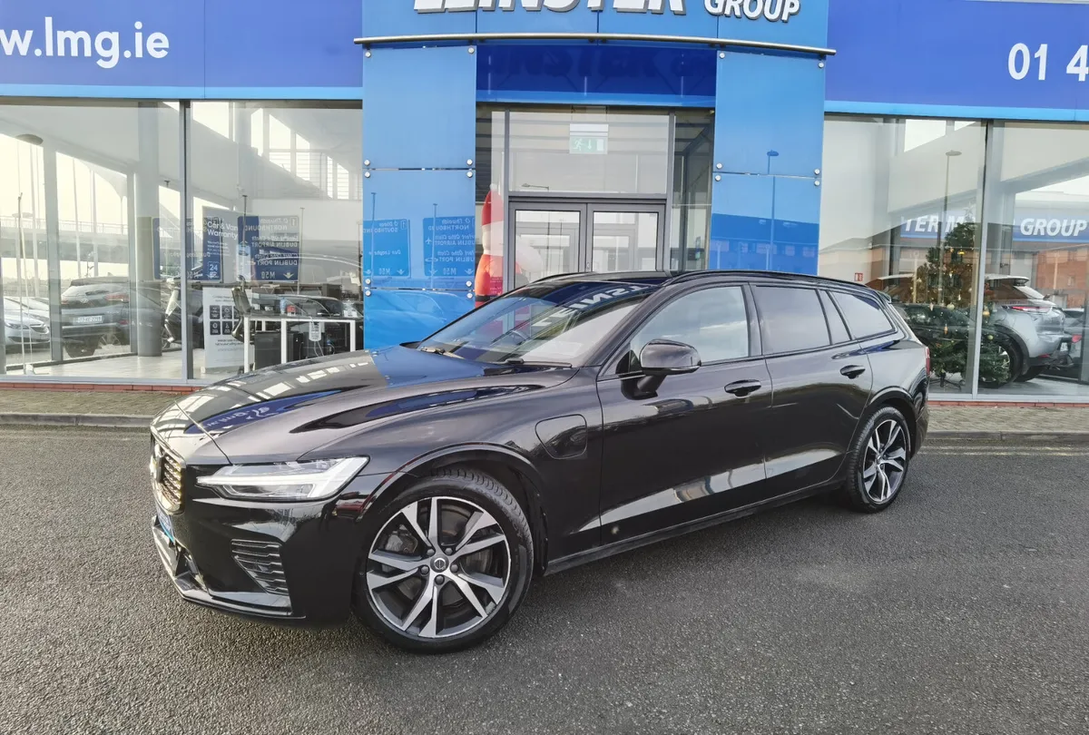 VOLVO V60 R-DESIGN T6 RECHARGE AWD AUTOMATIC PHEV - Image 1