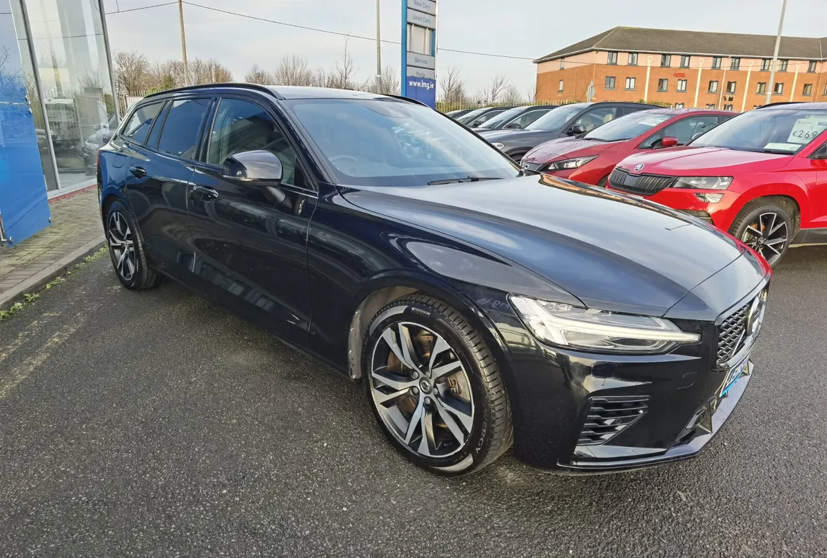 VOLVO V60 R-DESIGN T6 RECHARGE AWD AUTOMATIC PHEV - Image 3