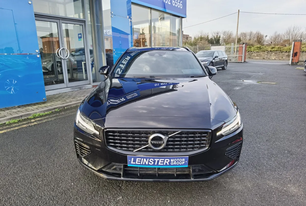 VOLVO V60 R-DESIGN T6 RECHARGE AWD AUTOMATIC PHEV - Image 2