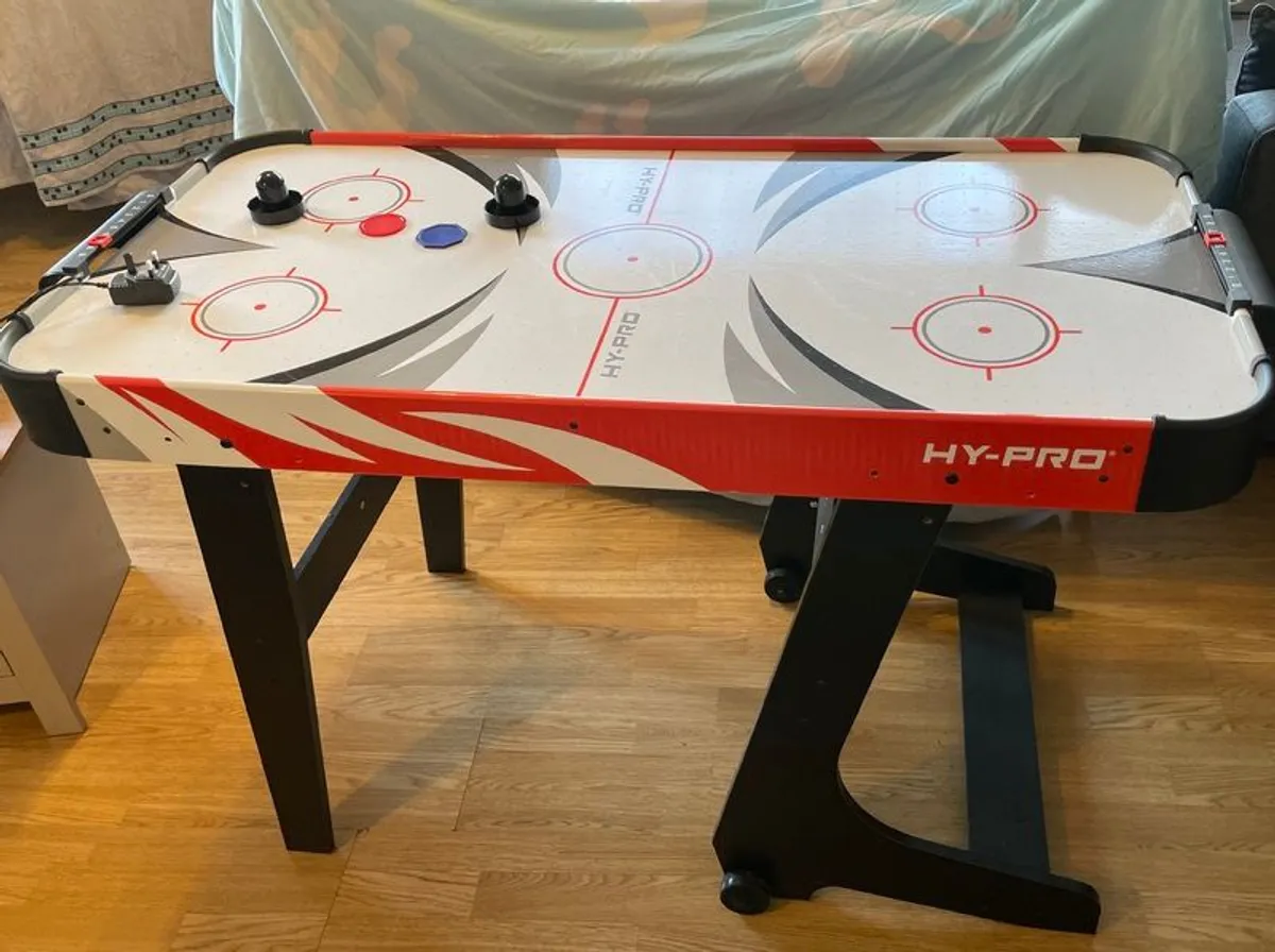 Air Hockey - Image 1