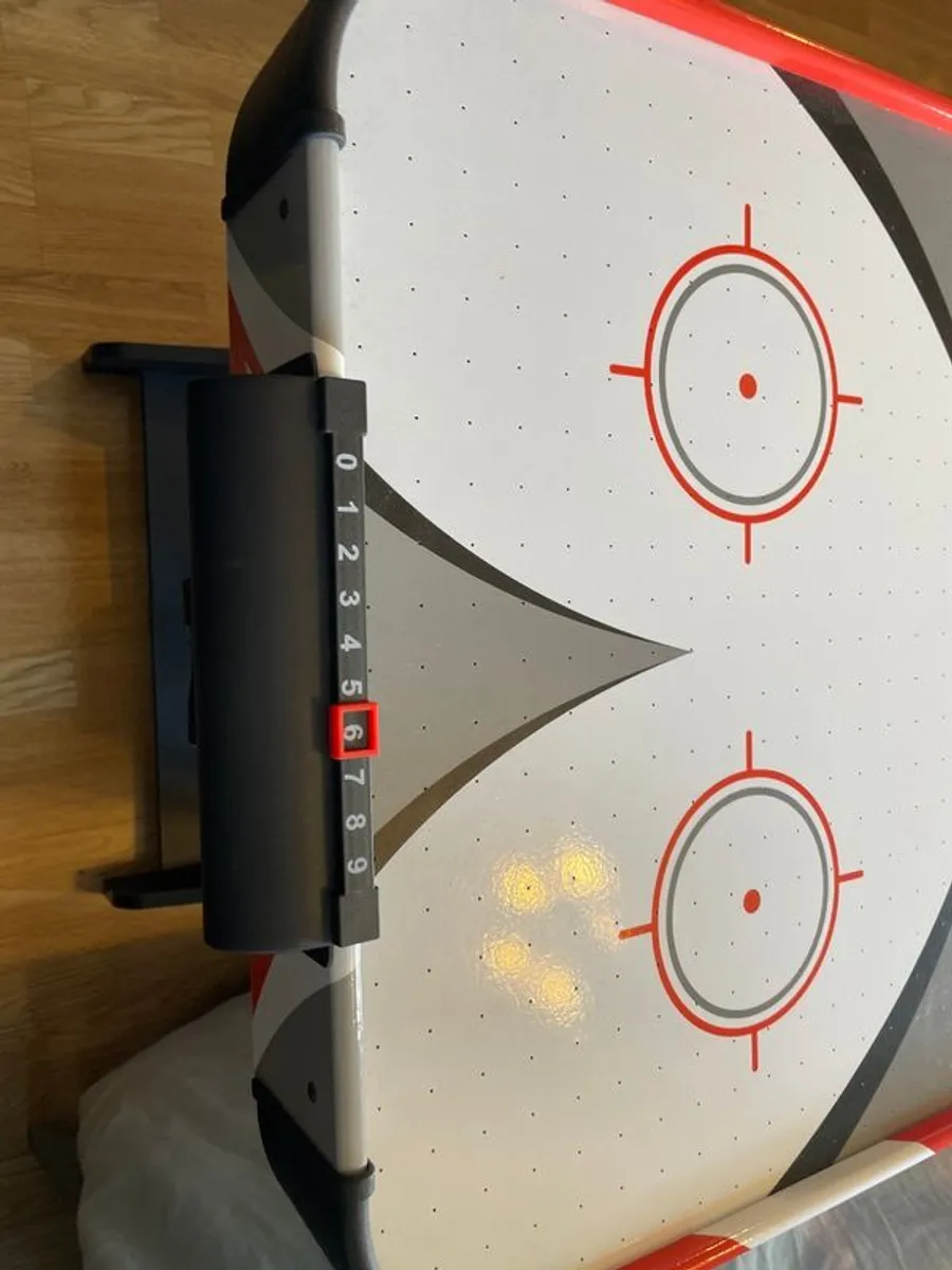 Air Hockey - Image 2