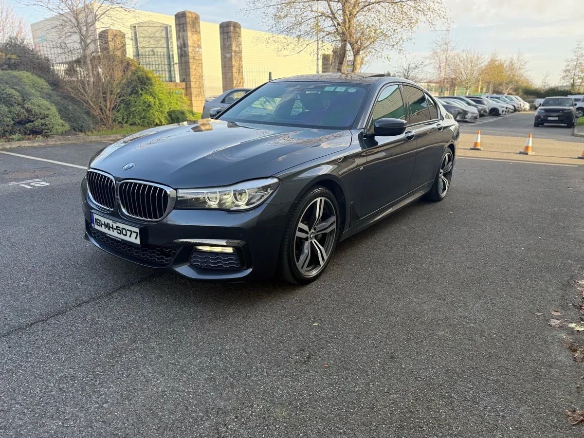 BMW 7 SERIES XDRIVE REAR ENTERTAINMENT - Image 2