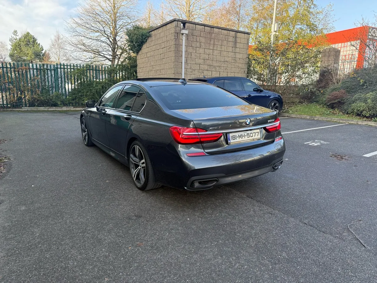 BMW 7 SERIES XDRIVE REAR ENTERTAINMENT - Image 3