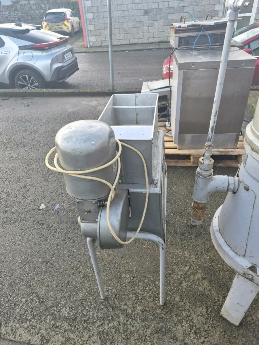 Potato peeler and chipper - Image 2