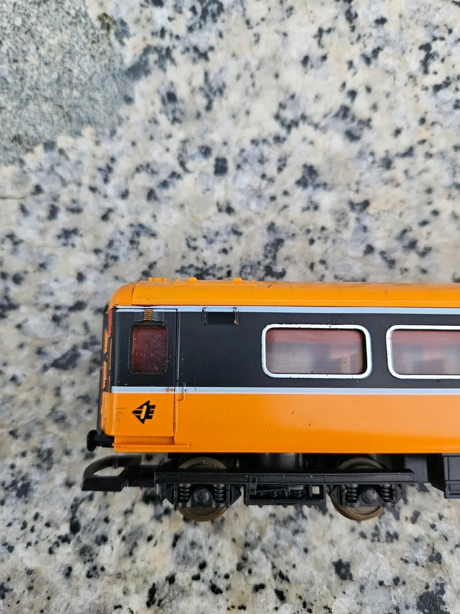 Hornby Lima OO Gauge Irish Rail Carraige - Image 3