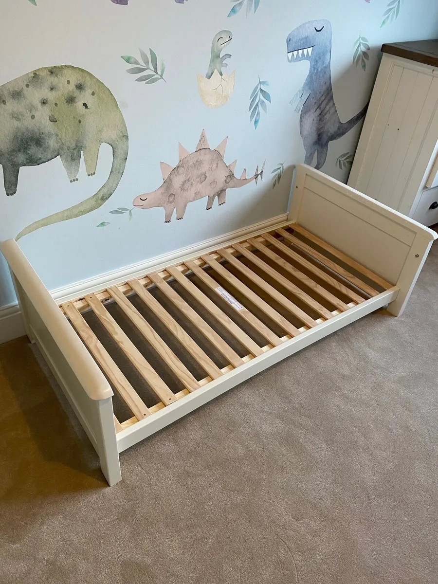 Silver Cross Nostalgia Cot Bed - Image 2