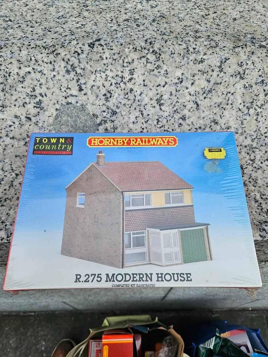 Hornby OO Gauge Model House Kit