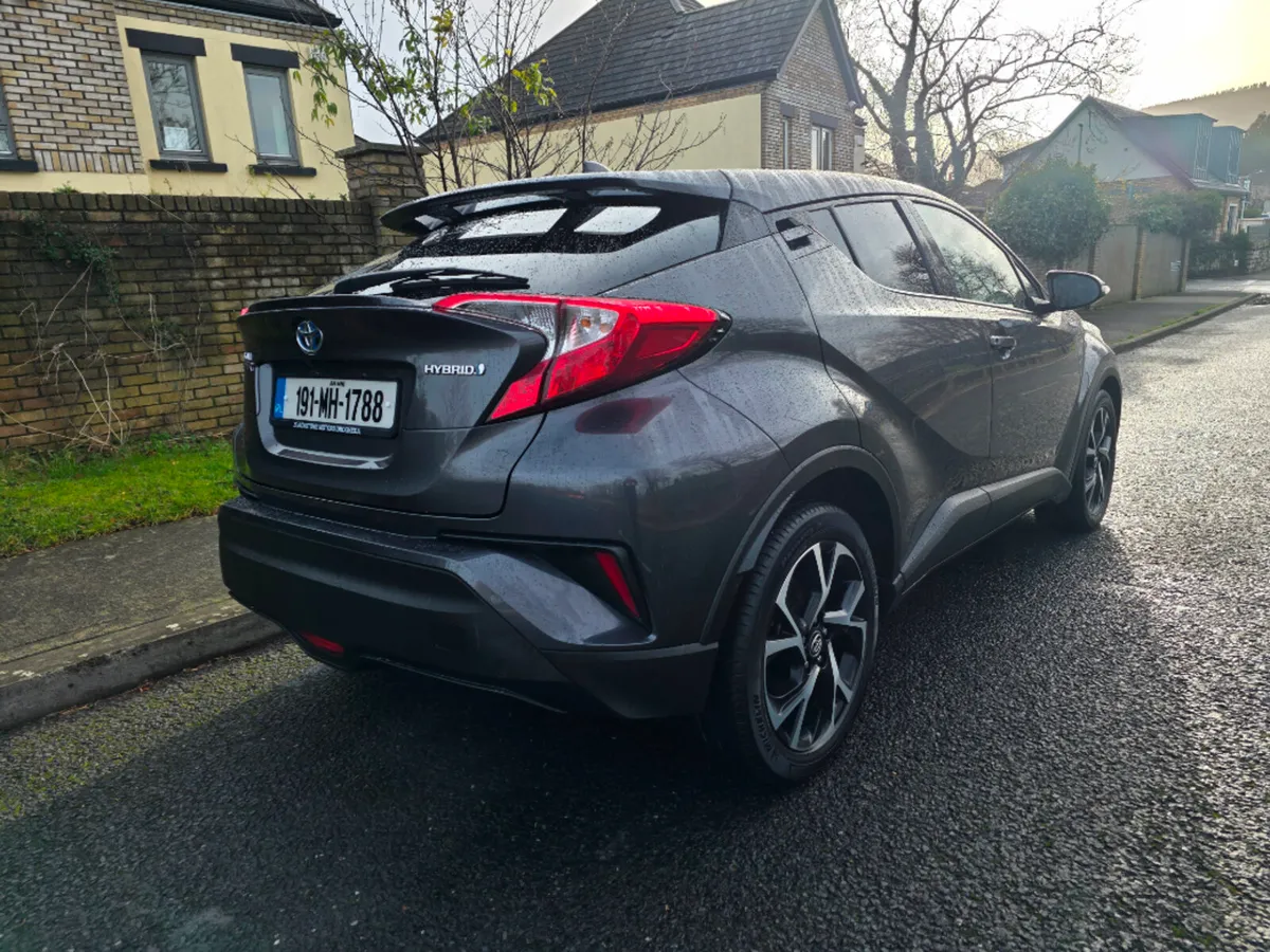 Toyota C-HR Hybrid Sport 4DR Auto - Image 3