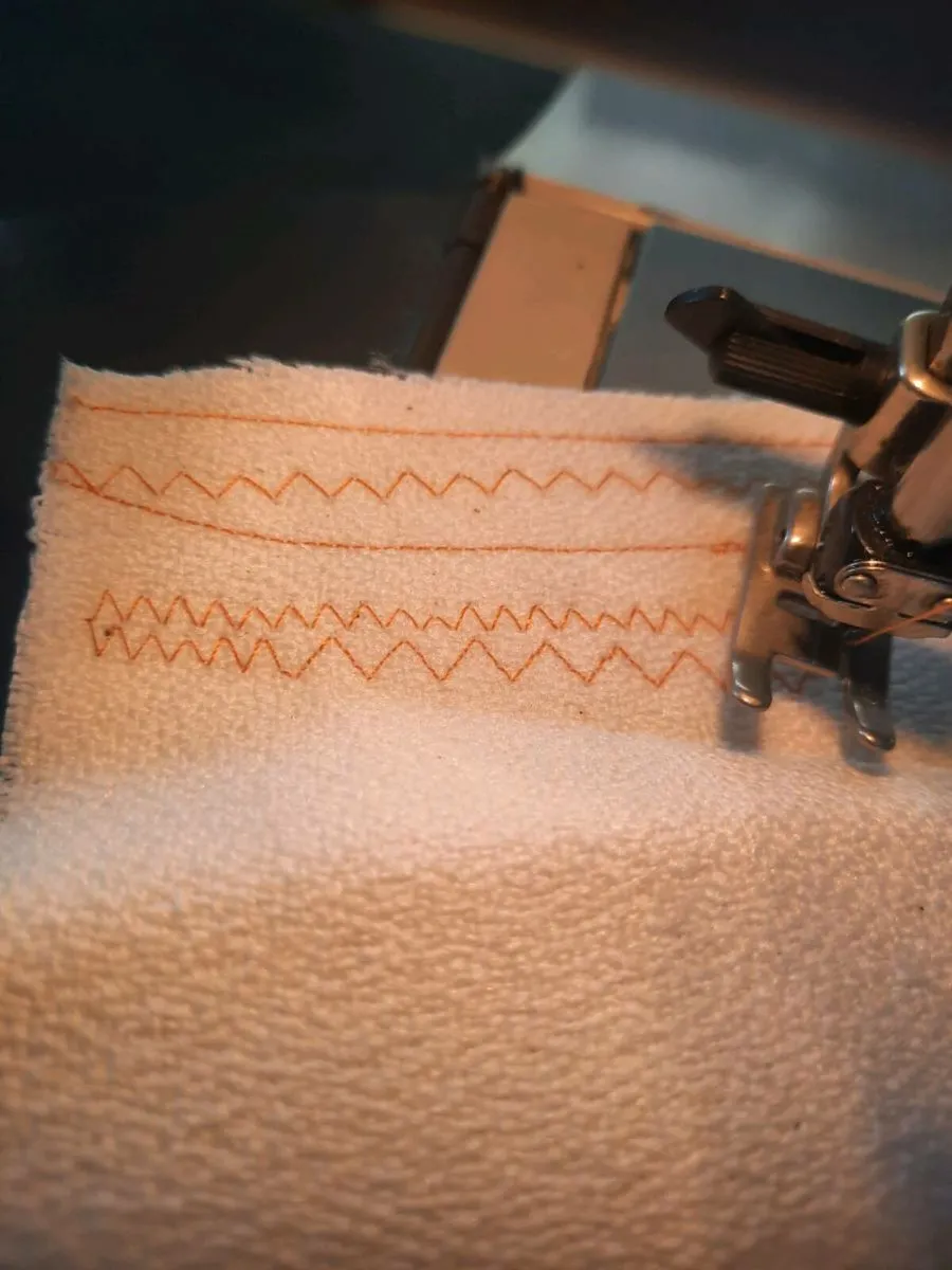 Elna sewing machine - Image 2
