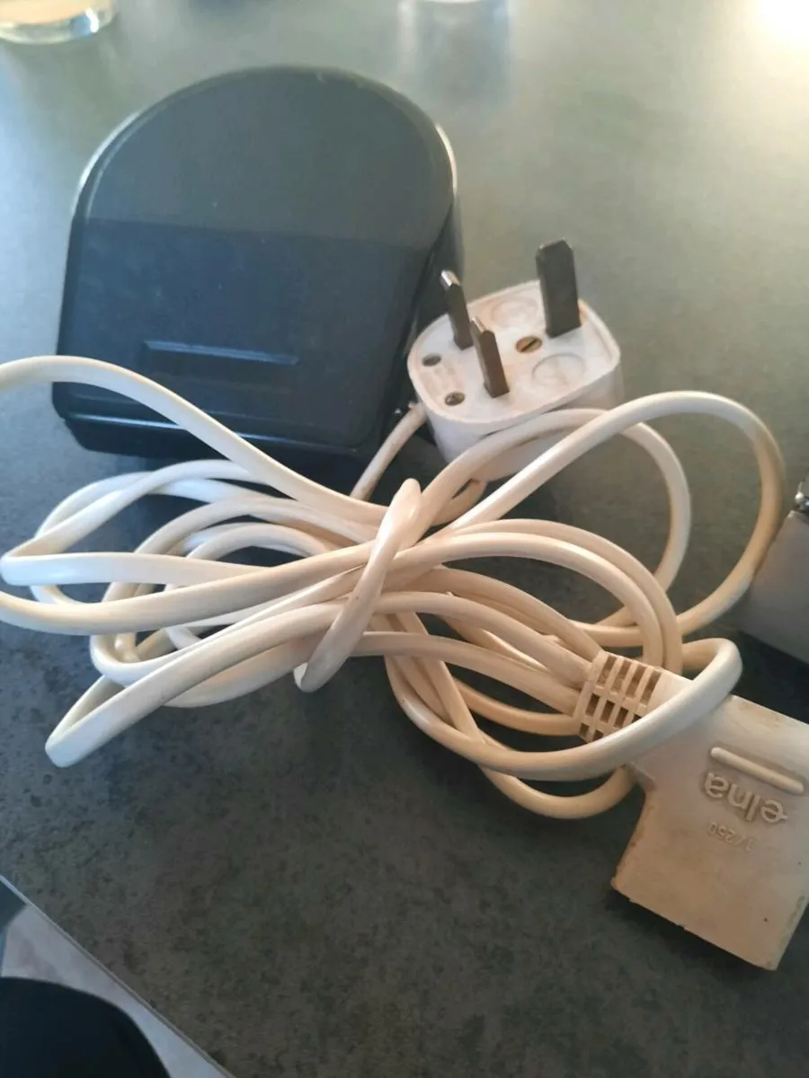 Elna sewing machine - Image 4