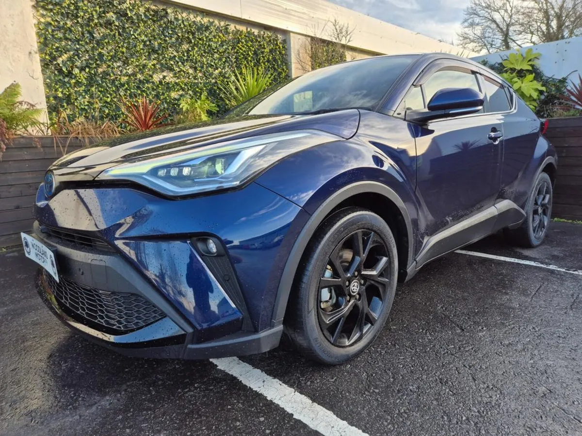 Toyota C-HR 1.8 HYBRID / SOL G-PACK NERO EDITION / - Image 1