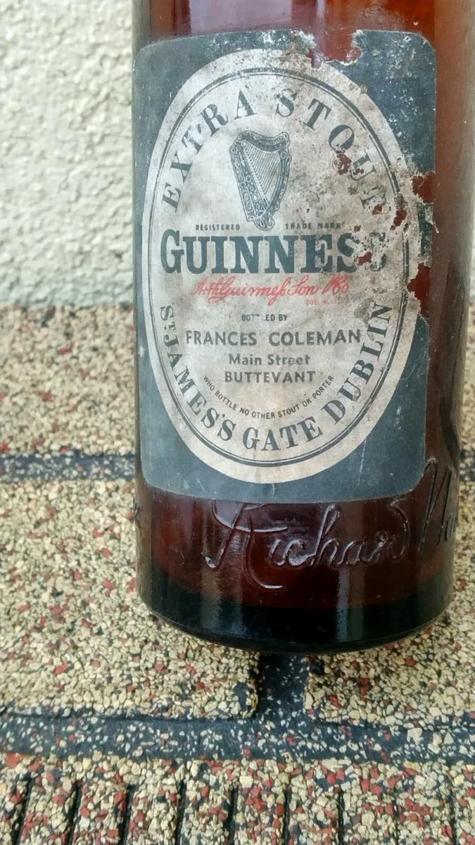 1962 Guinness rare labelled bottle - Image 2