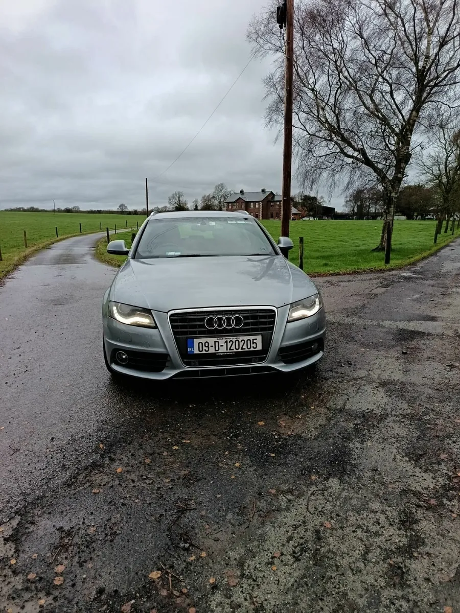 BMW 3-Series 2009 - Image 2