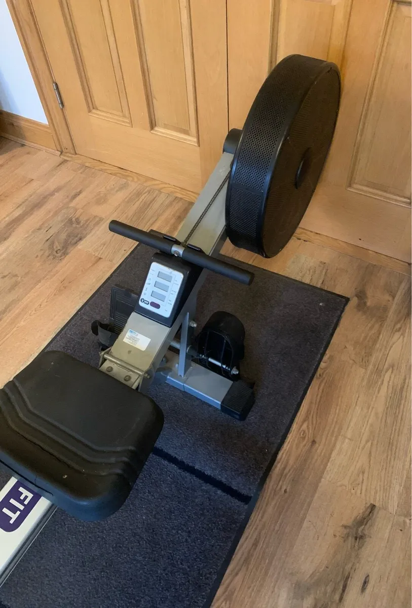 VFIT Rowing machine - Image 1